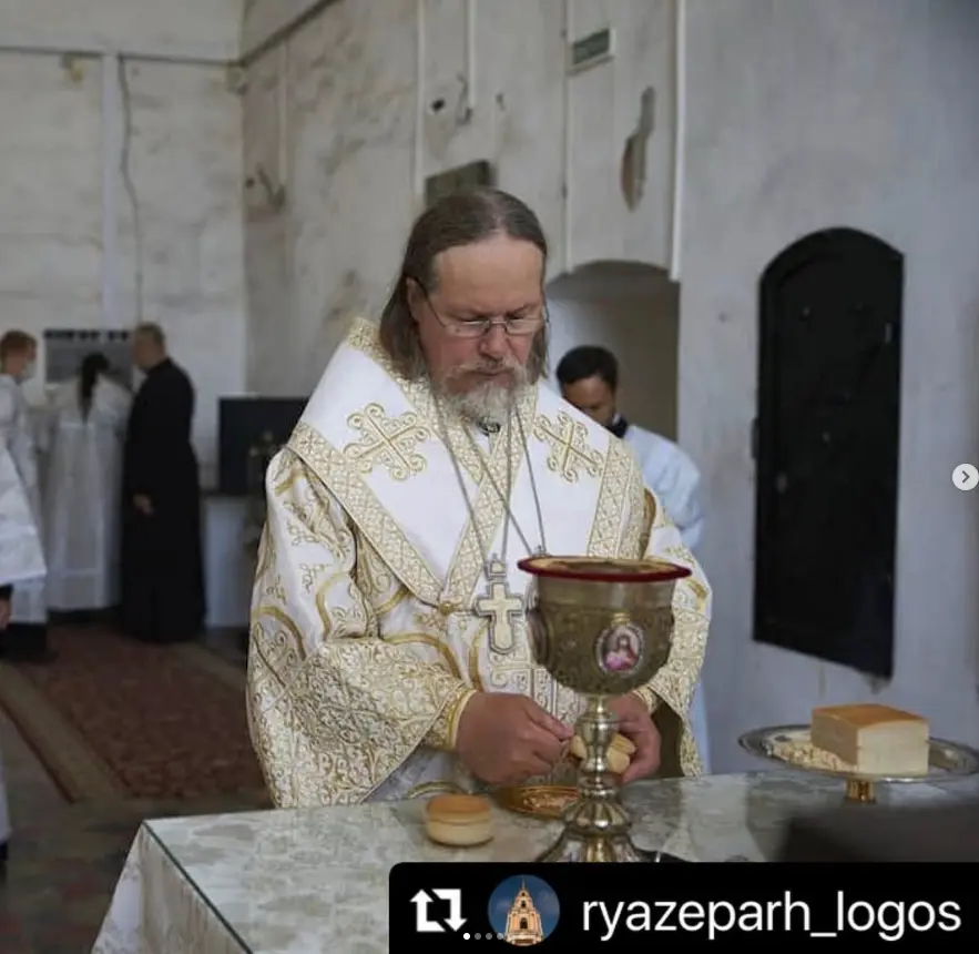 Божественная литургия в Успенском кафедральном соборе Рязани